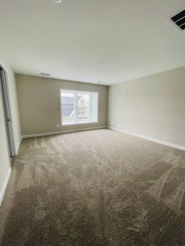 3216 Marion Sq - Photo 5 of 24