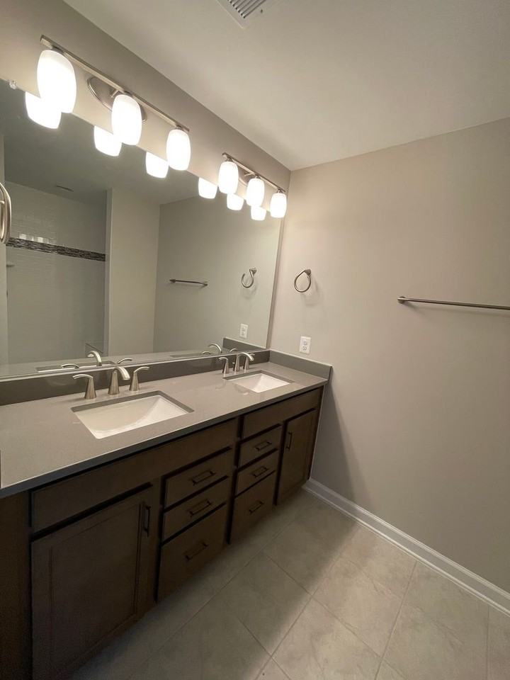 3216 Marion Sq - Photo 7 of 24