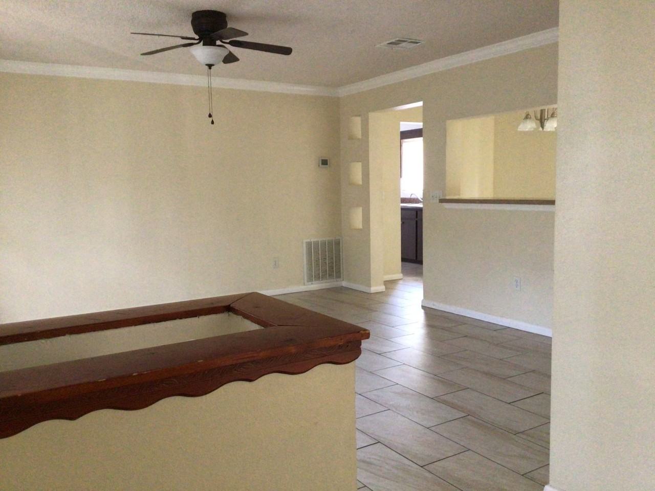 818 N 4th Ave - Photo 5 of 35