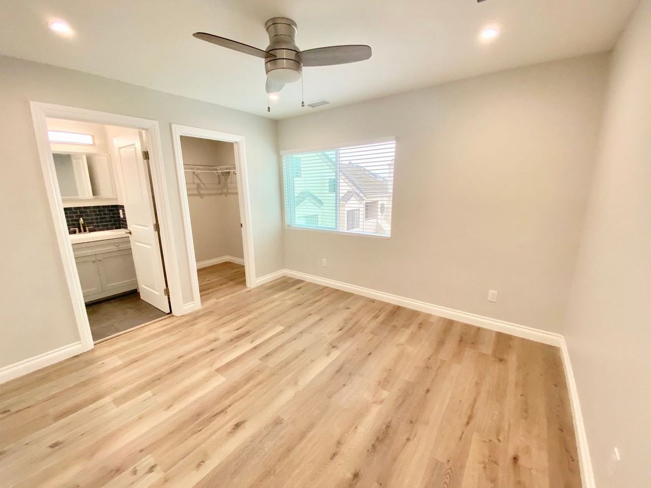 1856 Missouri St - Photo 6 of 10