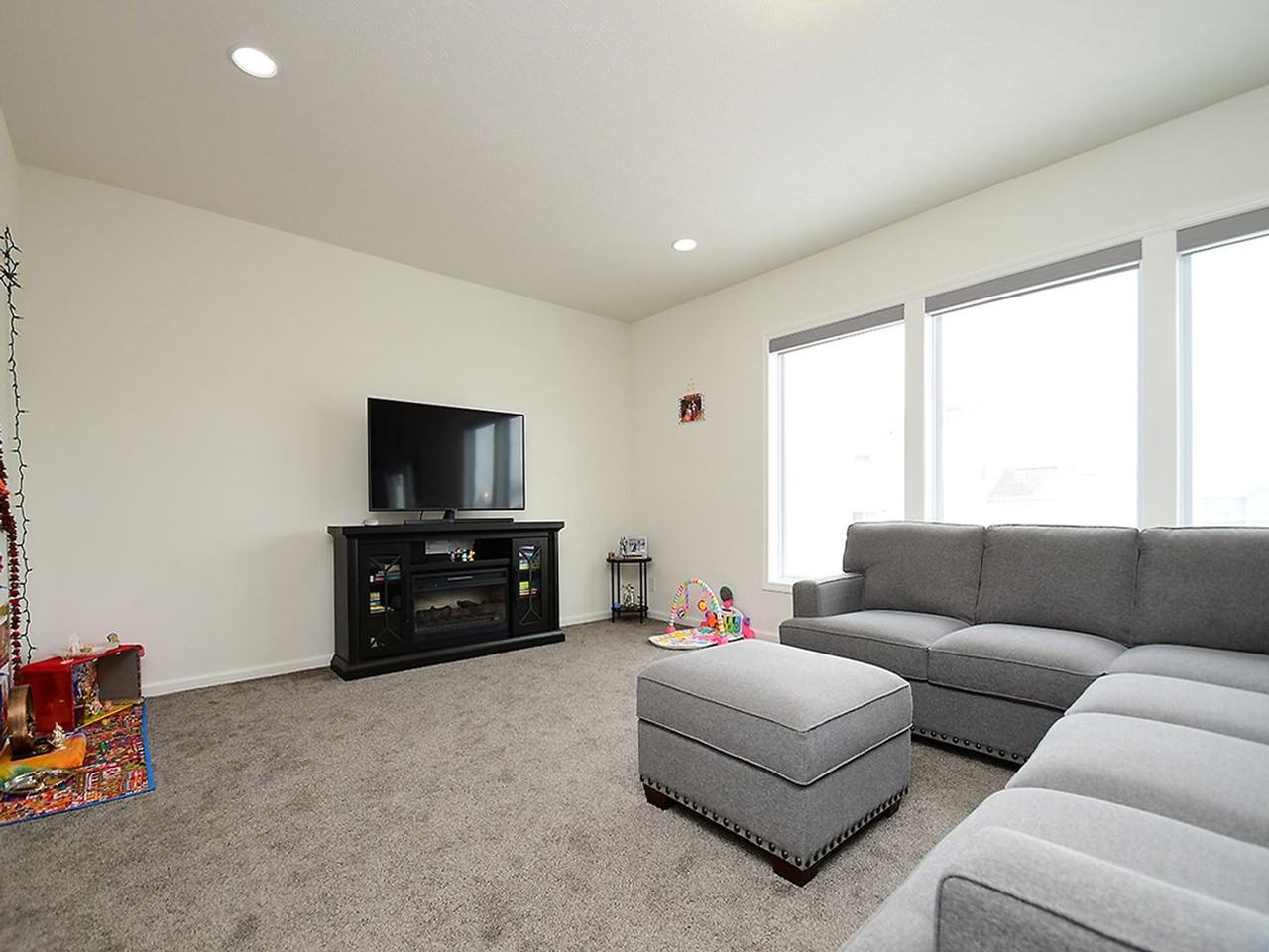 4918 N 209th Ave - Photo 5 of 28