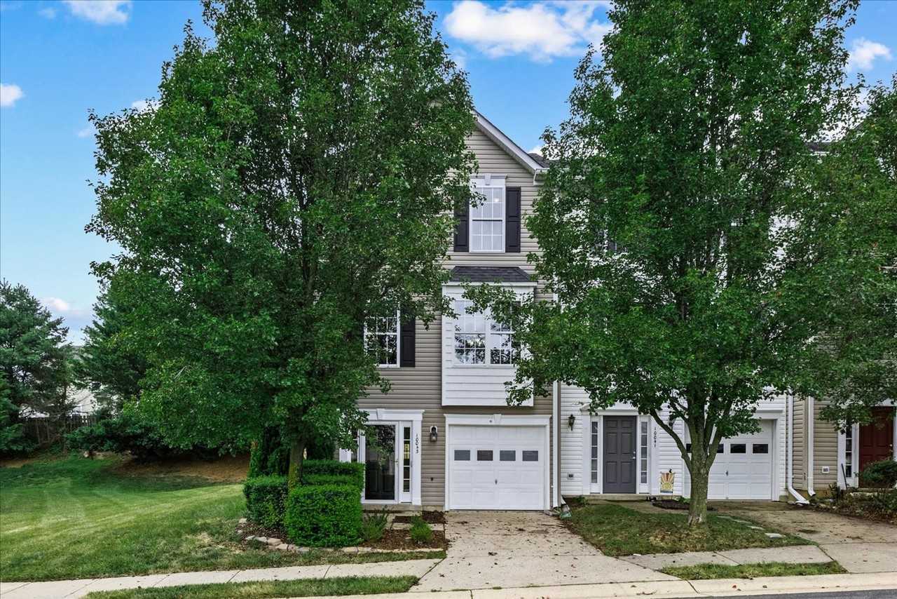 10043 Gander Ct - Photo 2 of 37