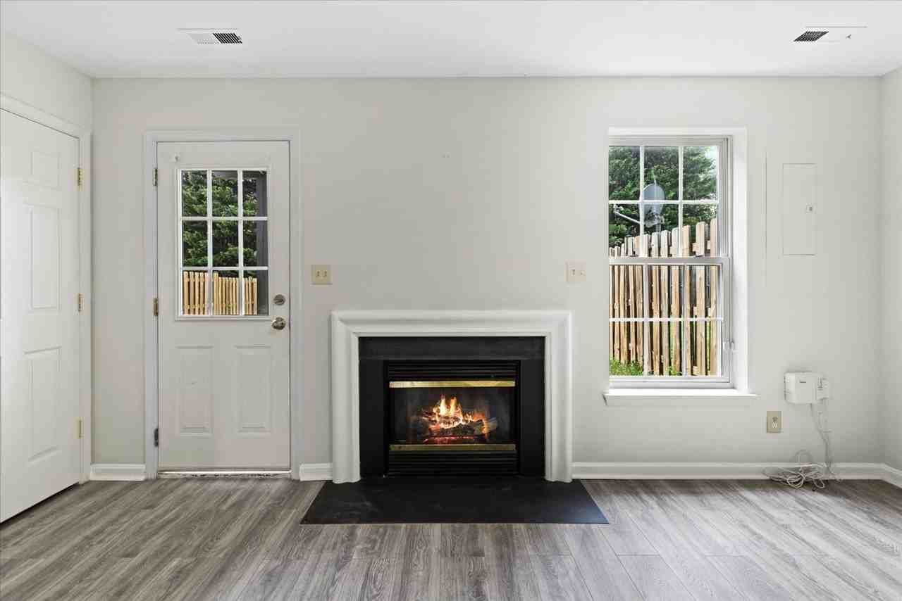 10043 Gander Ct - Photo 7 of 37