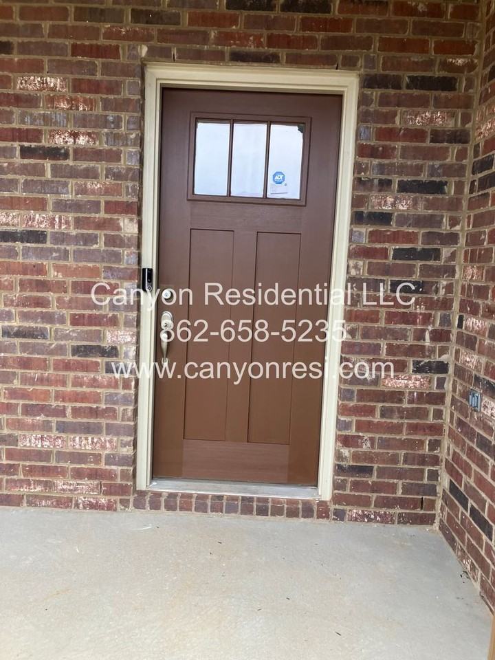 128 Ocean Springs Ave - Photo 3 of 21