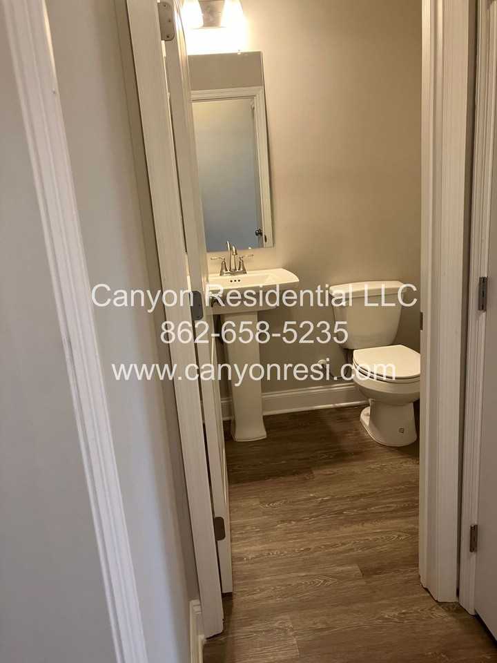 128 Ocean Springs Ave - Photo 7 of 21