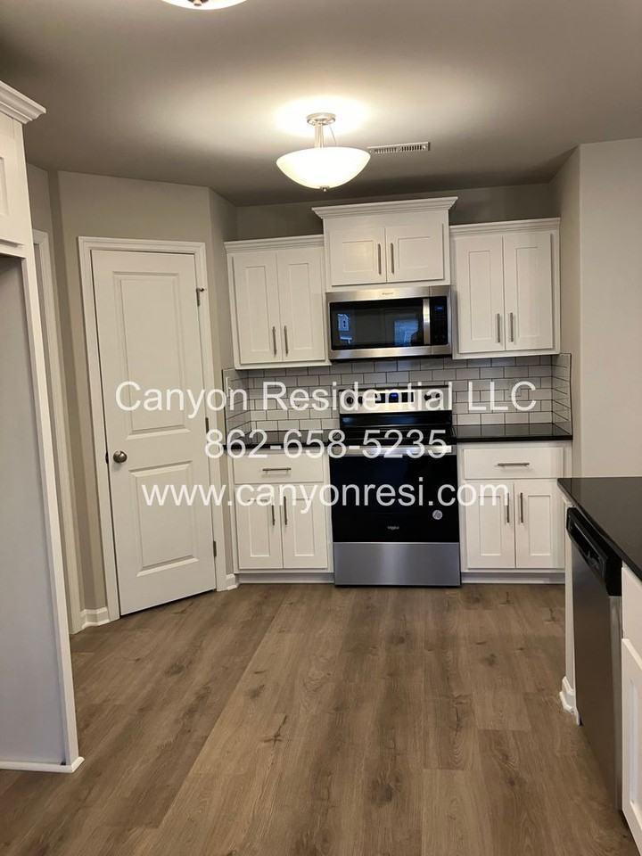 153 Beaver Brook Pl - Photo 5 of 19