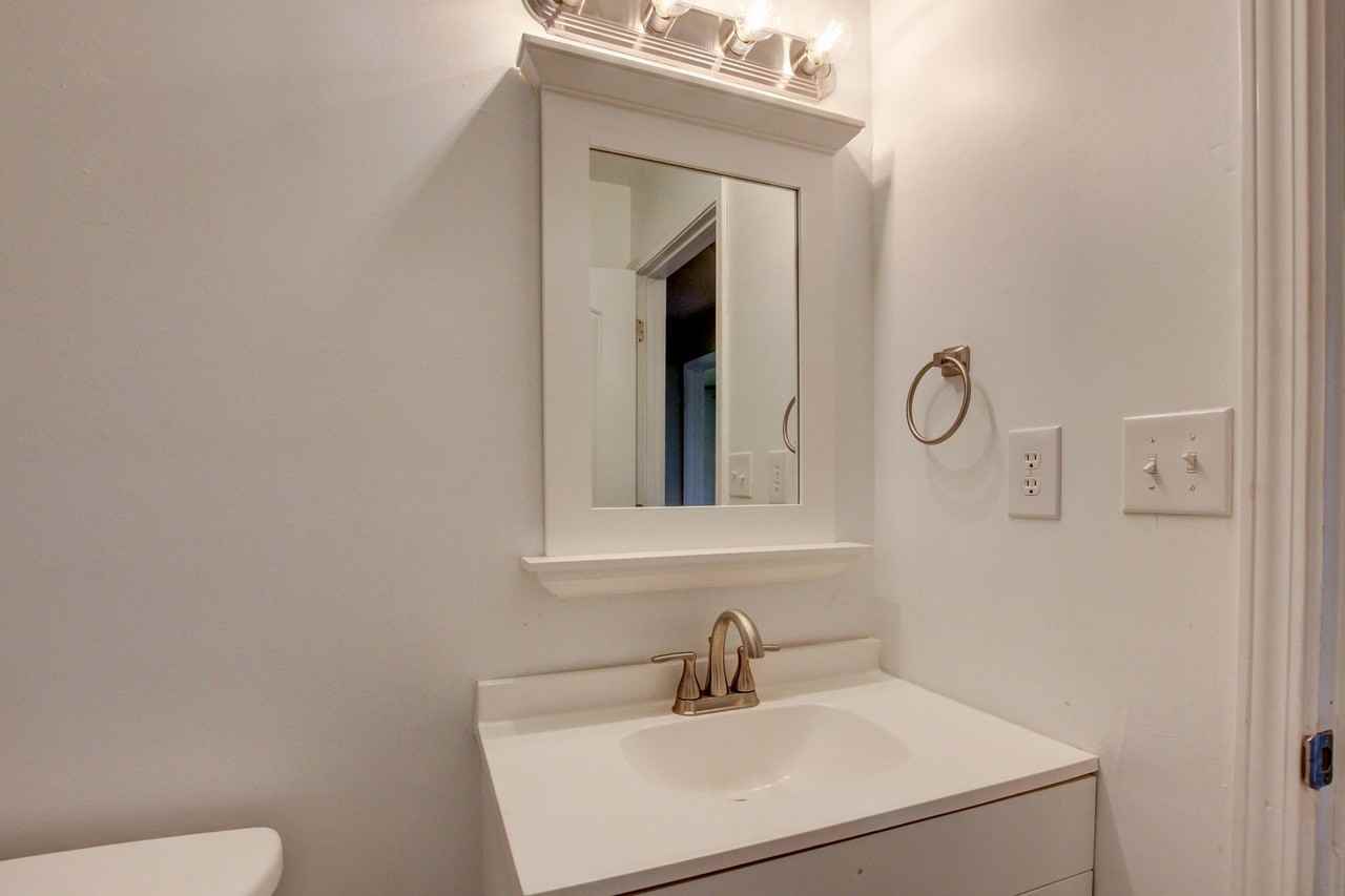 729 Welsey Dr - Photo 4 of 41