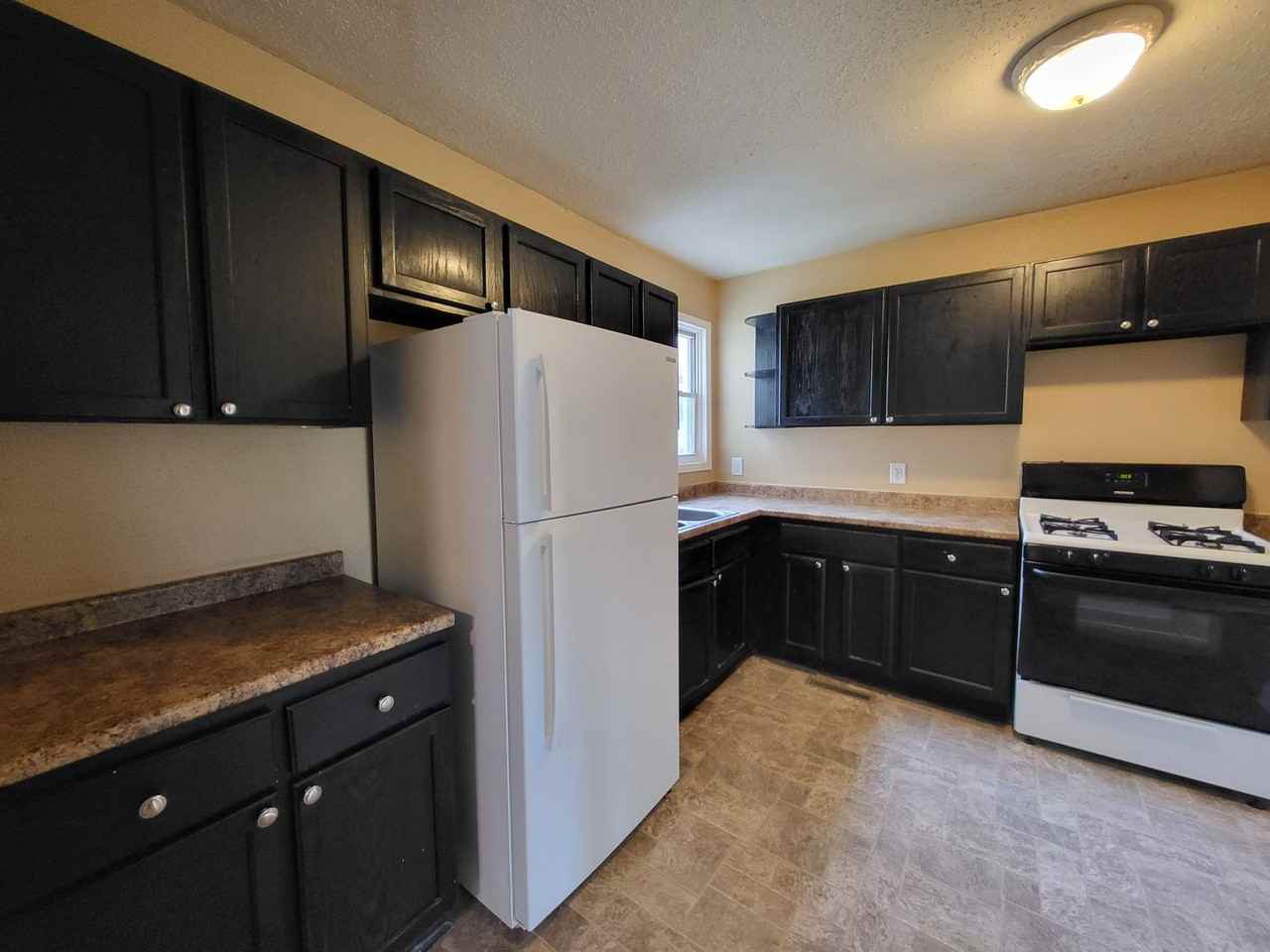 1267 Stewart St - Photo 2 of 42