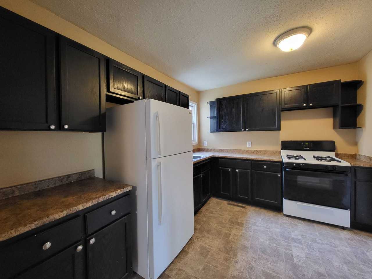 1267 Stewart St - Photo 3 of 42