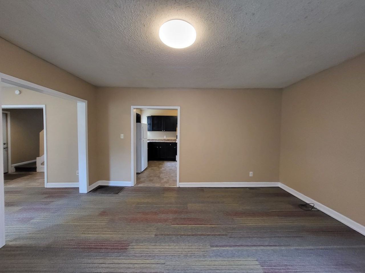 1267 Stewart St - Photo 5 of 42