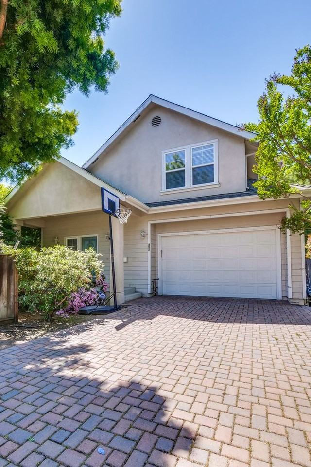 352 Beemer Ave - Photo 3 of 50