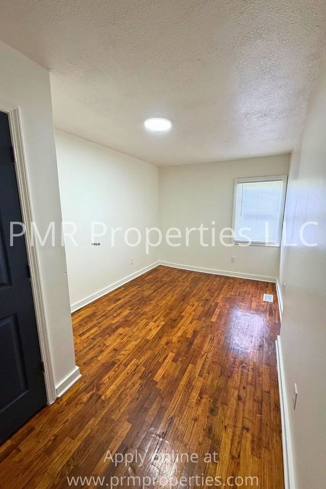 1405 S 16th St - Photo 4 of 7