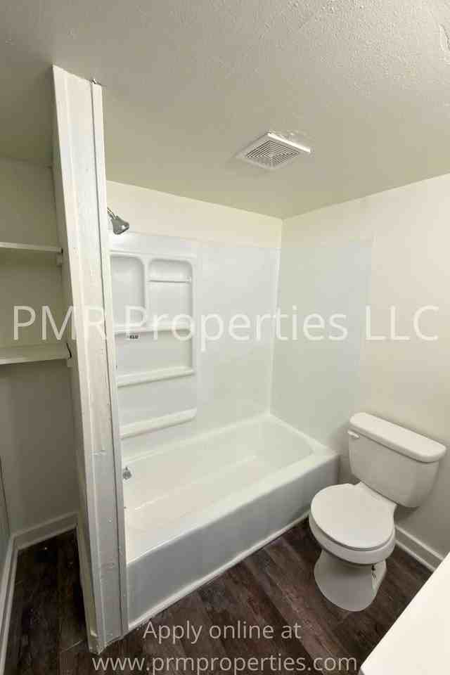 1405 S 16th St - Photo 5 of 7