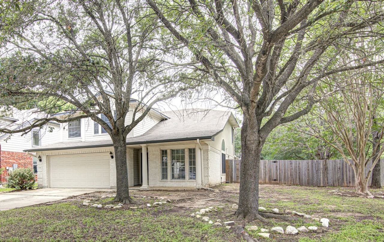 4300 Companeros Way - Photo 2 of 37