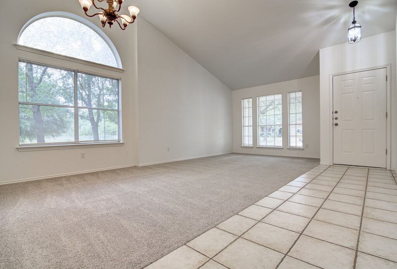 4300 Companeros Way - Photo 5 of 37