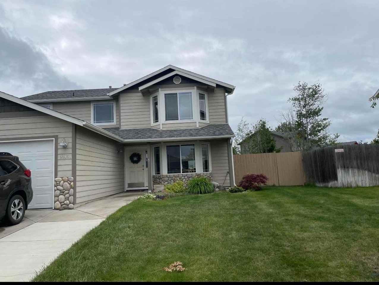 9315 W Caelen Ave - Photo 2 of 21