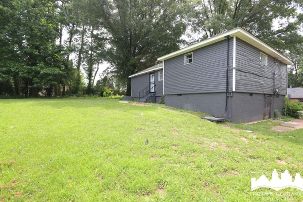 158 Pickett Rd - Photo 4 of 18