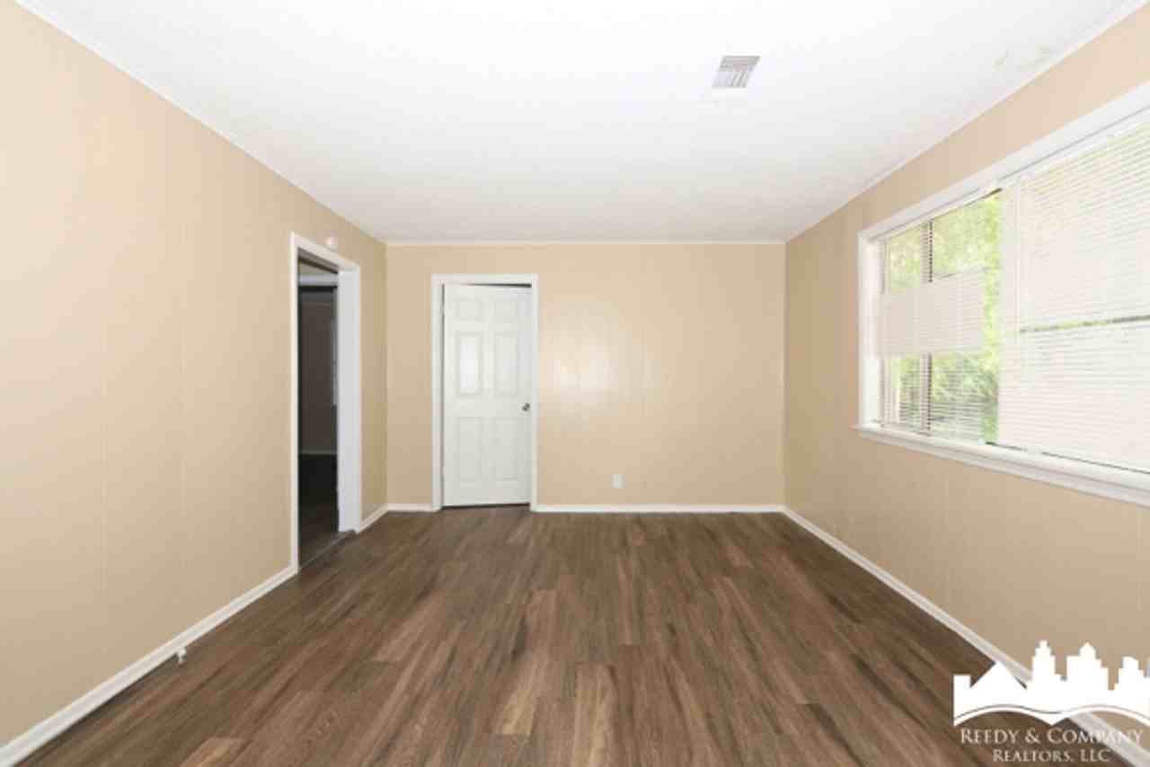 158 Pickett Rd - Photo 6 of 18