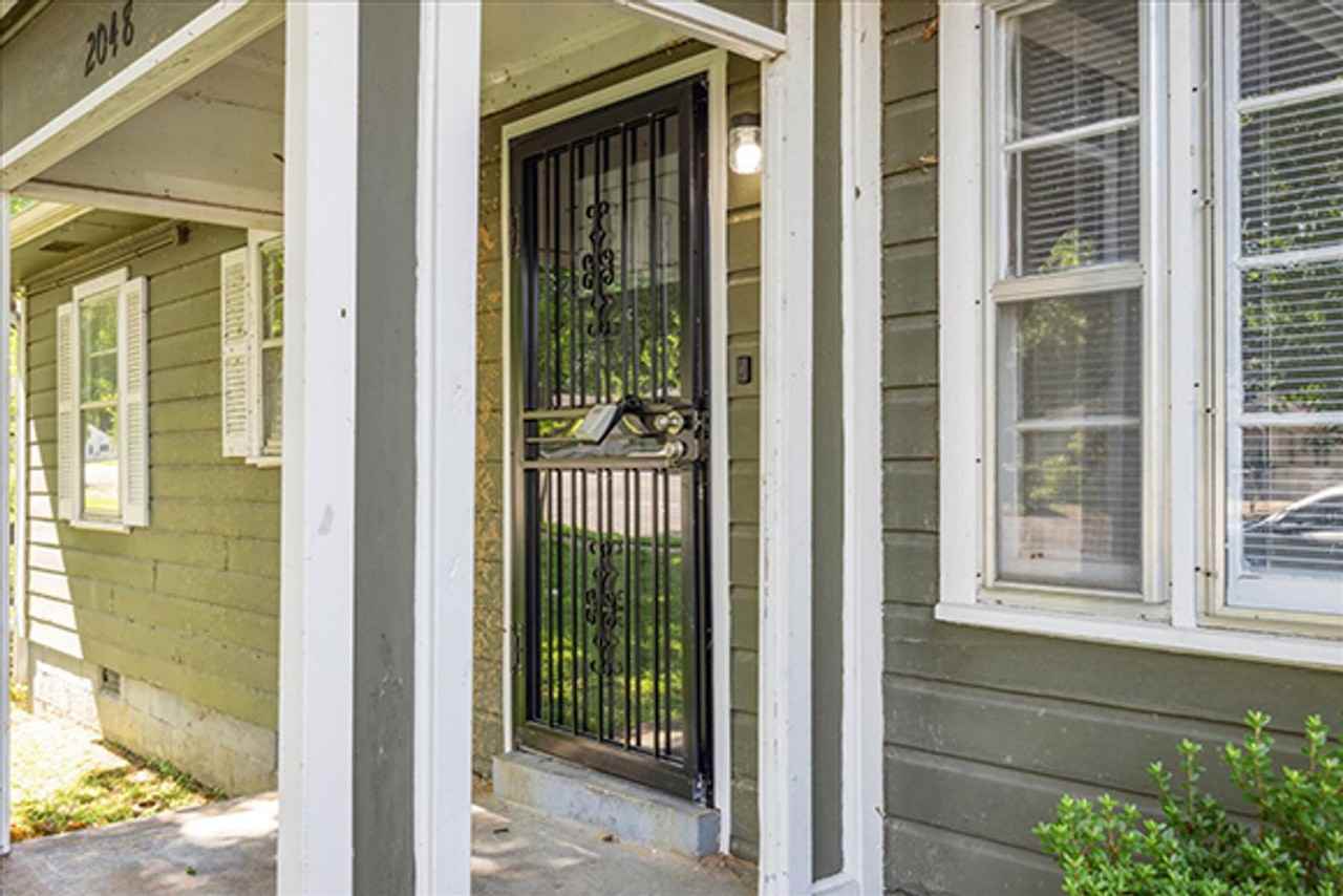 2048 Whitney Ave - Photo 7 of 21