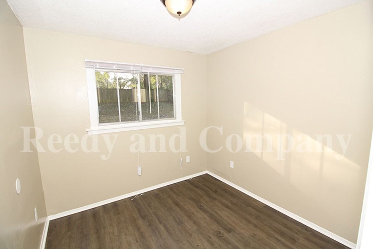 4557 Spring Valley Dr - Photo 7 of 17