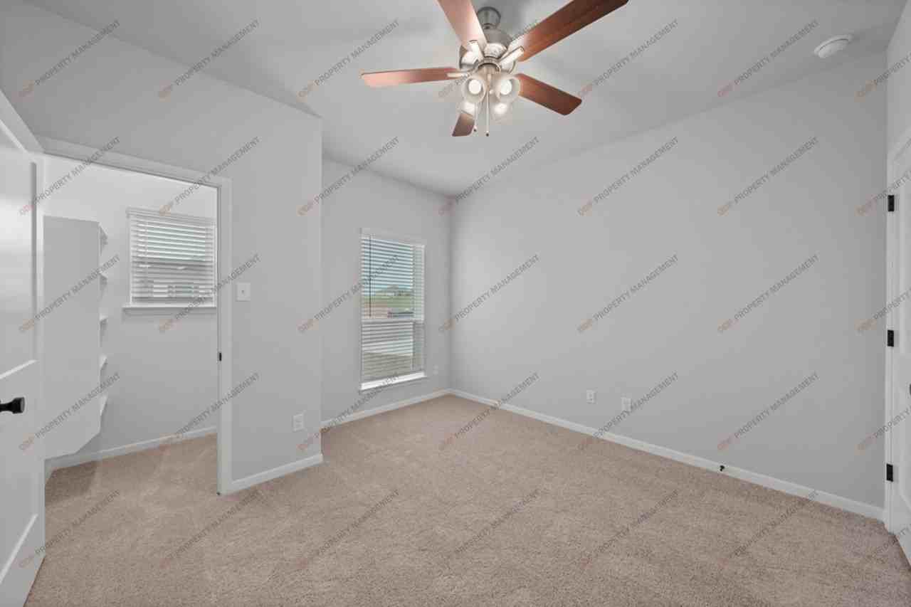 2034 Zabcikville Dr - Photo 7 of 31