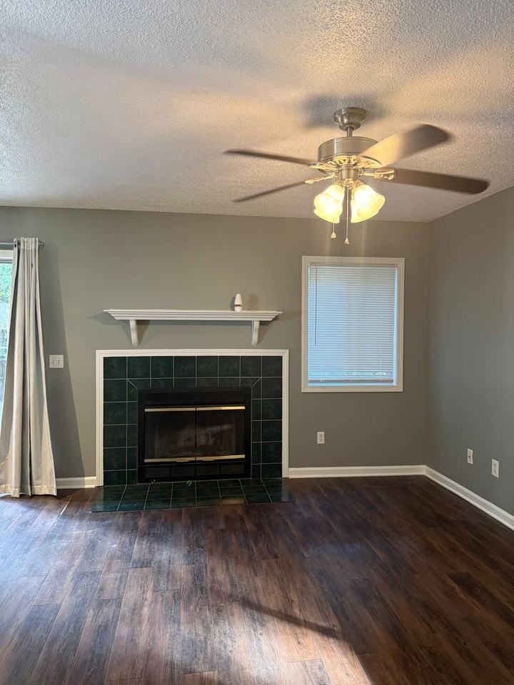 291 Candlebrook Dr - Photo 3 of 32