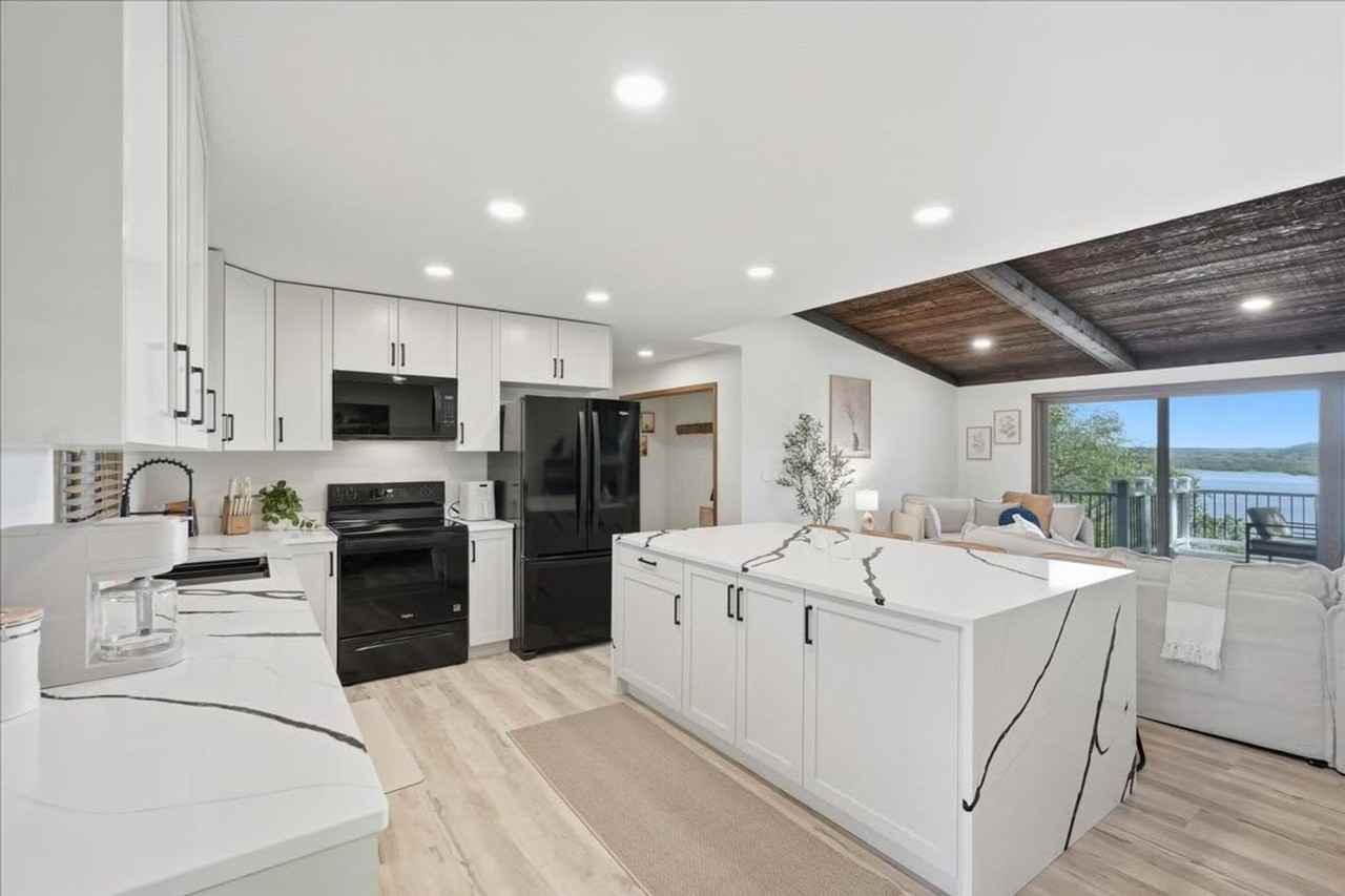 767 767 Mallalieu Dr - Lake House - Photo 2 of 33