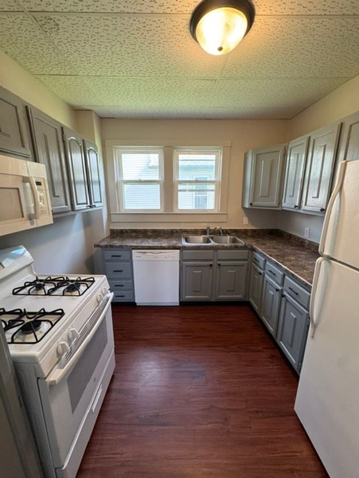 704 Davis St - Photo 5 of 11