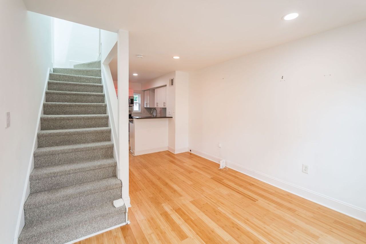 2107 Clymer St - Photo 2 of 18