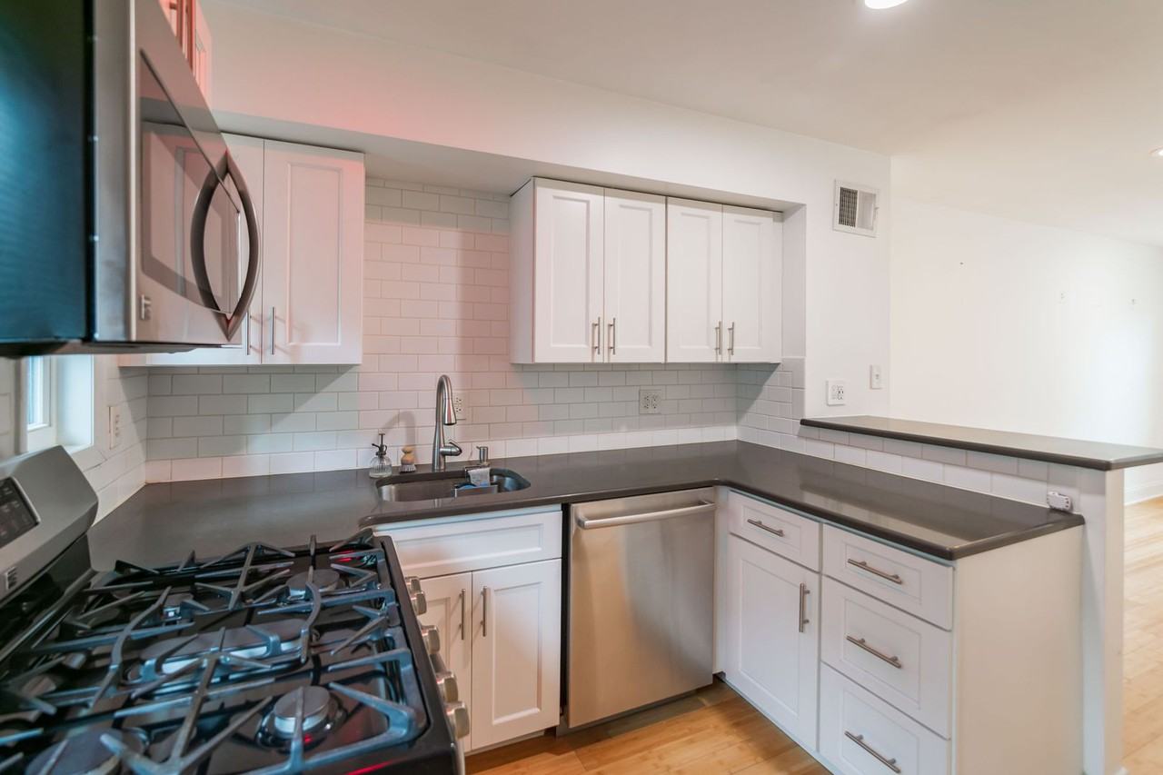 2107 Clymer St - Photo 4 of 18
