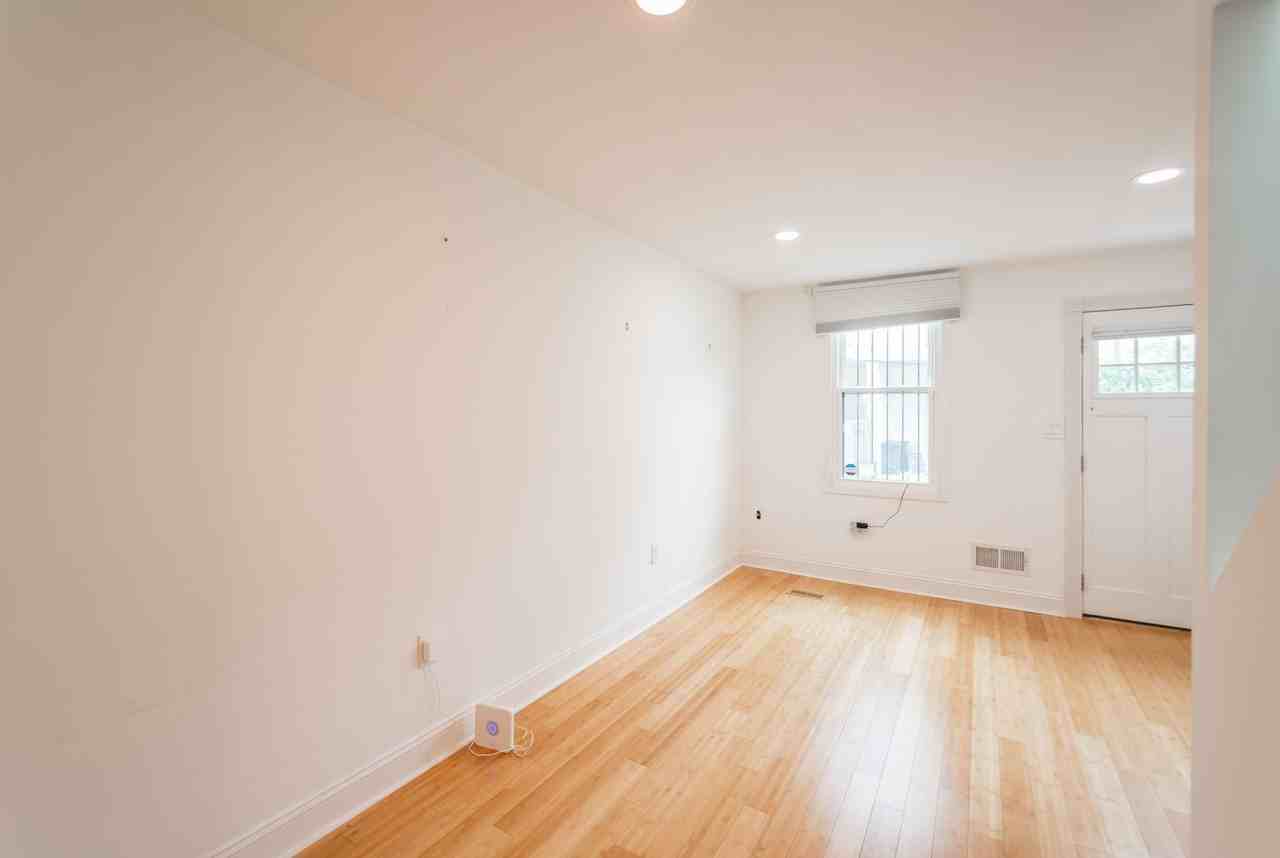 2107 Clymer St - Photo 5 of 18