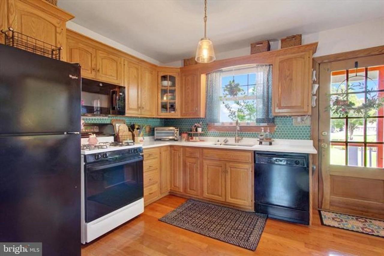 105 Allegheny Ave - Photo 6 of 19