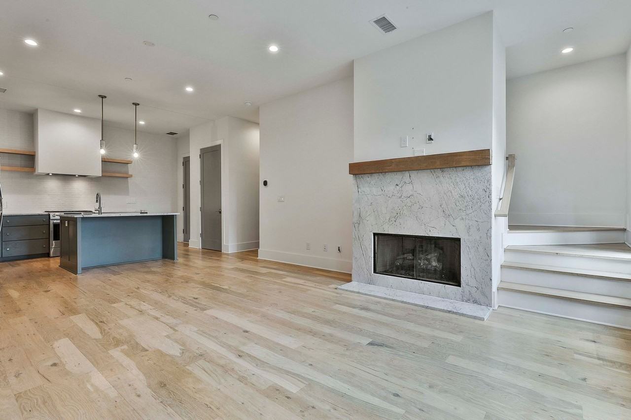 335 Sage Ln - Photo 3 of 19