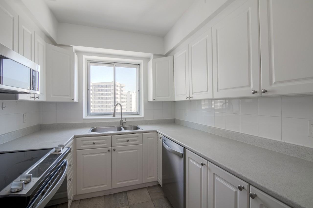 3555 Ch De La Côte-Des-Neiges — photo 1