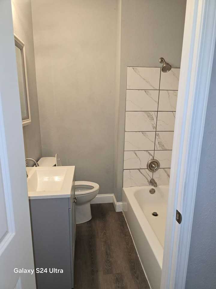 404 S 23rd St - Photo 6 of 13