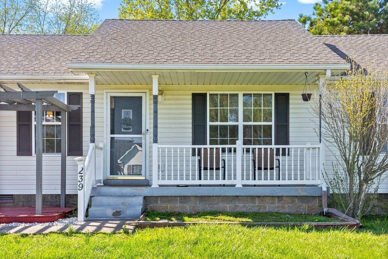 239 Golden Pond Ave - Photo 4 of 31