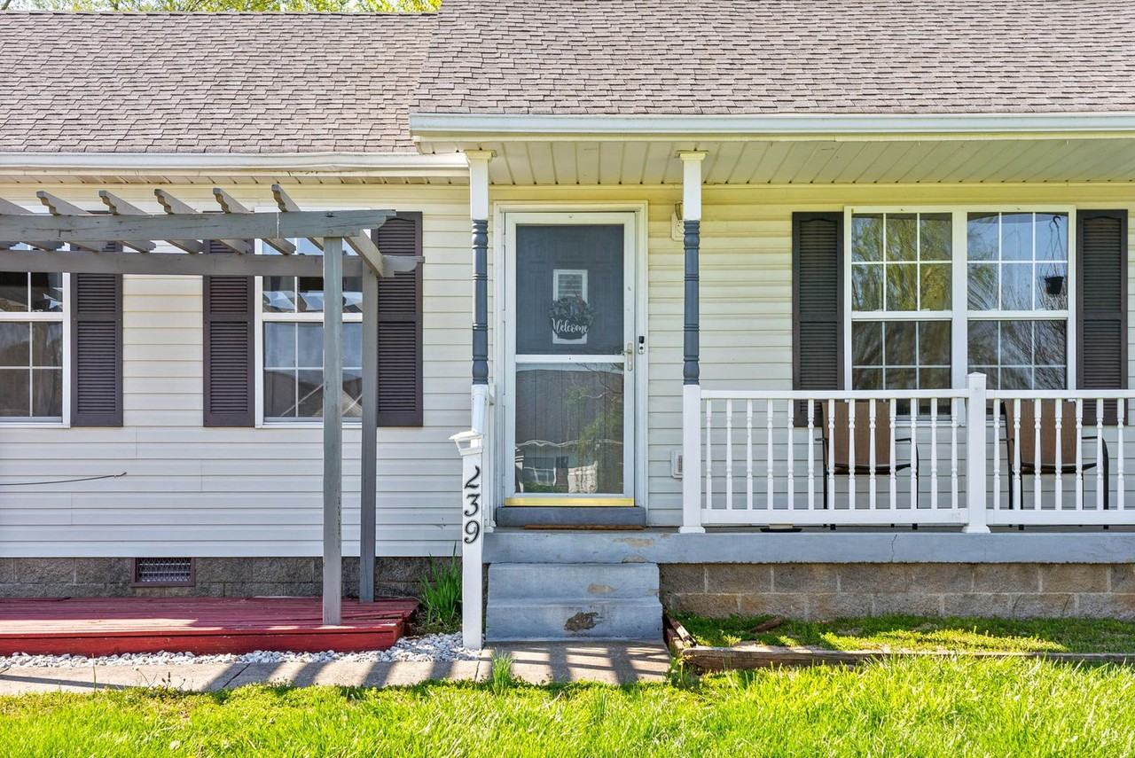 239 Golden Pond Ave - Photo 5 of 31