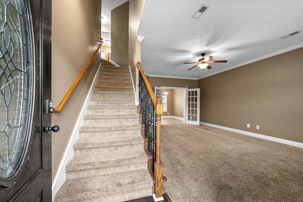 1170 Dygert Ct - Photo 5 of 35