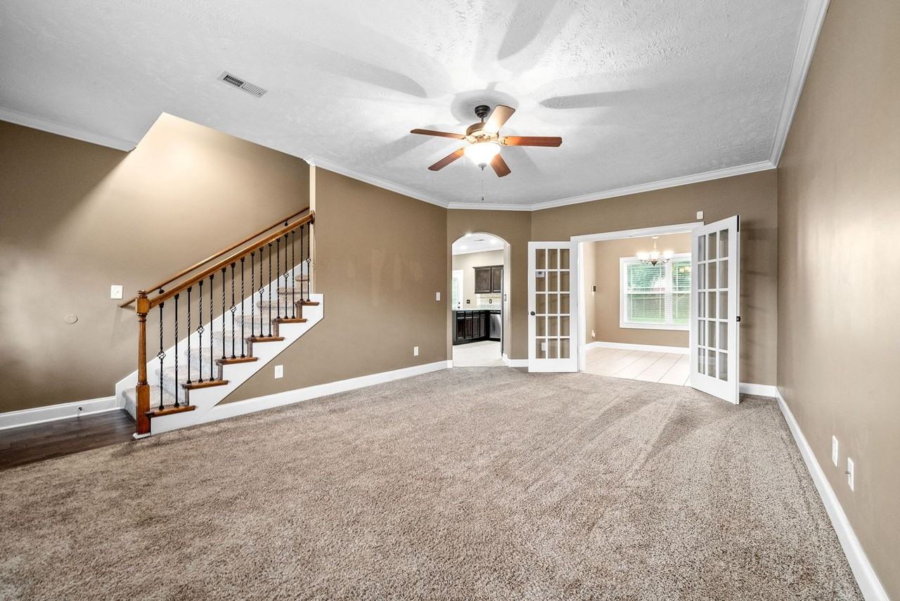 1170 Dygert Ct - Photo 6 of 35