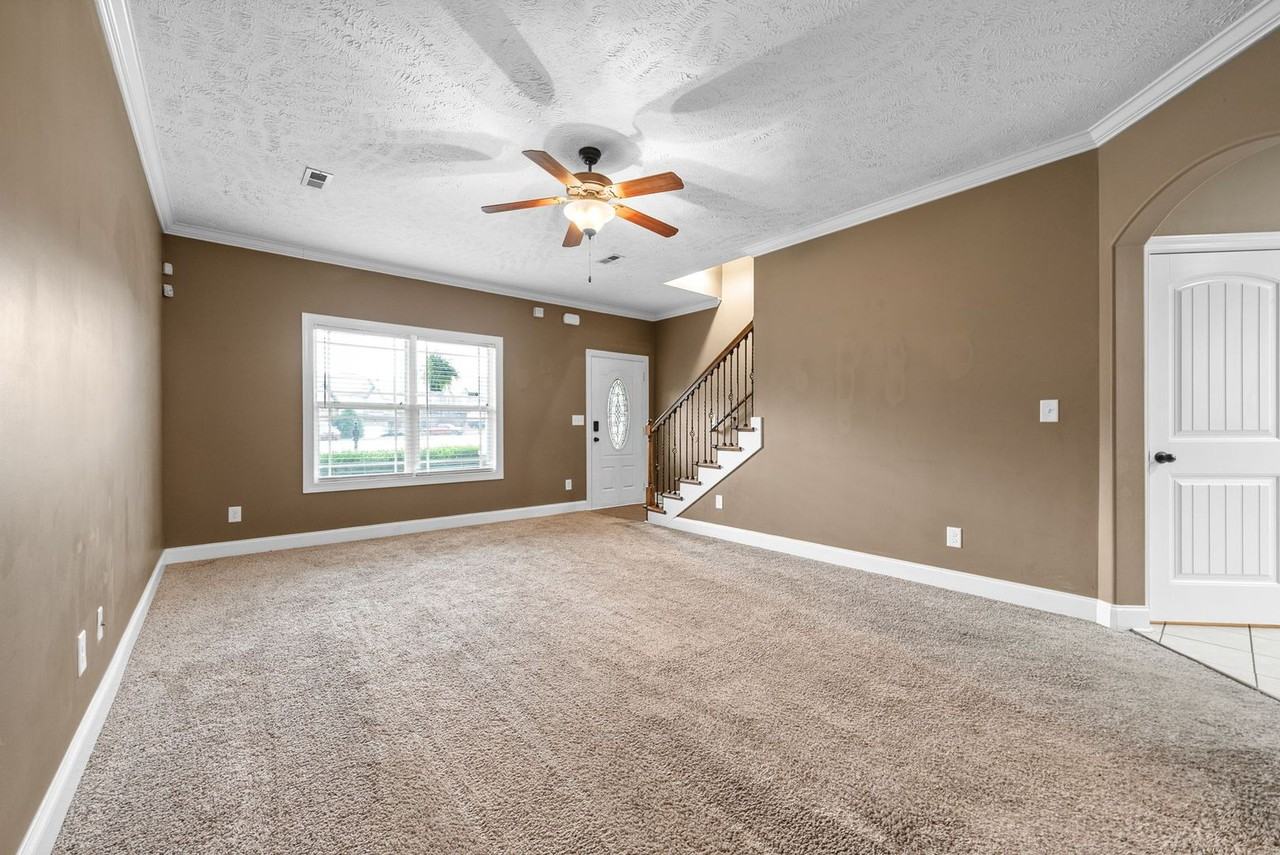 1170 Dygert Ct - Photo 7 of 35