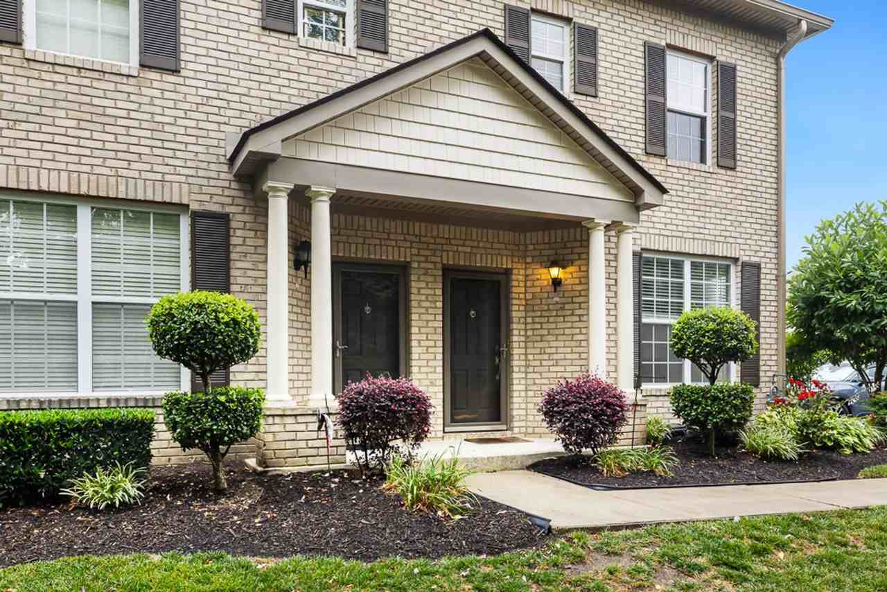2001 Smallbrooke Ct - Photo 3 of 34
