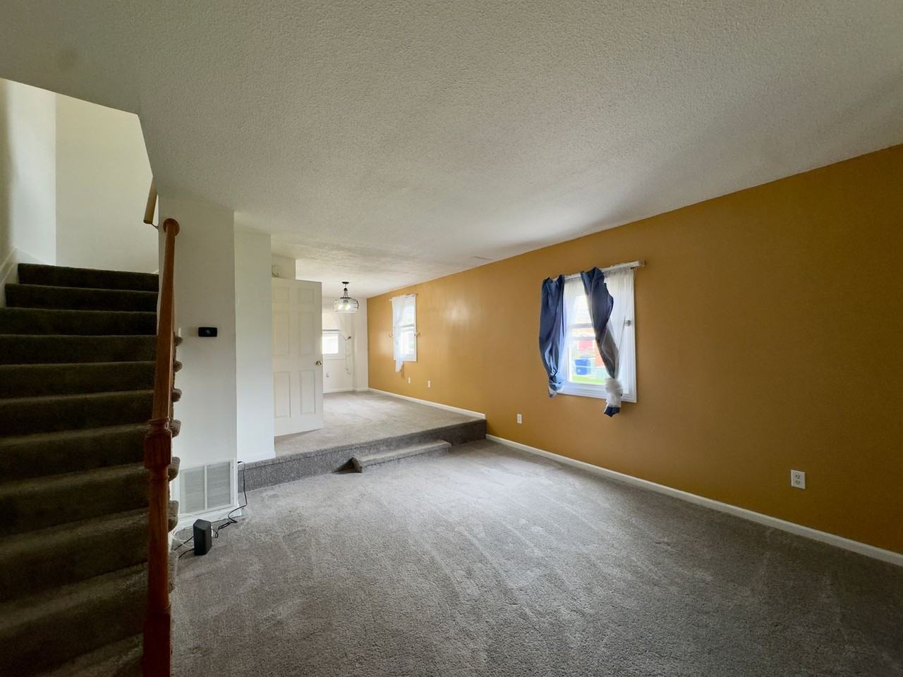 8166 Del Haven Rd - Photo 2 of 23