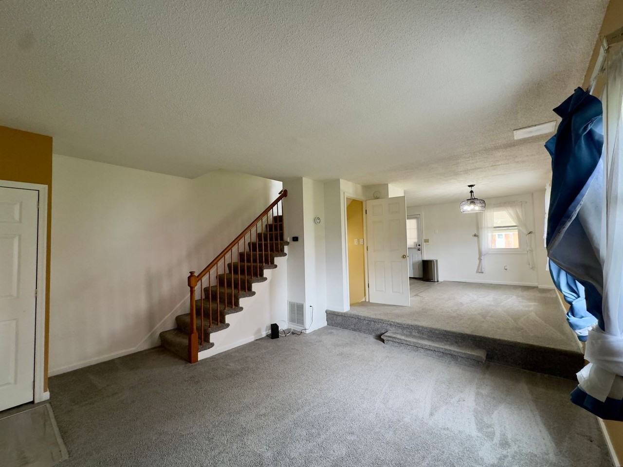 8166 Del Haven Rd - Photo 4 of 23