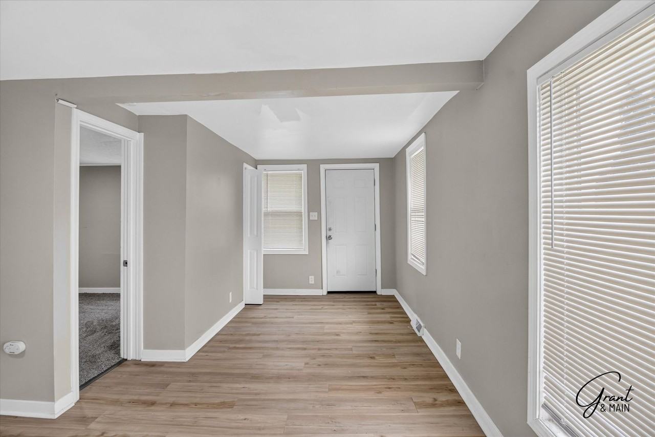 14340 Hendricks Ave - Photo 5 of 19