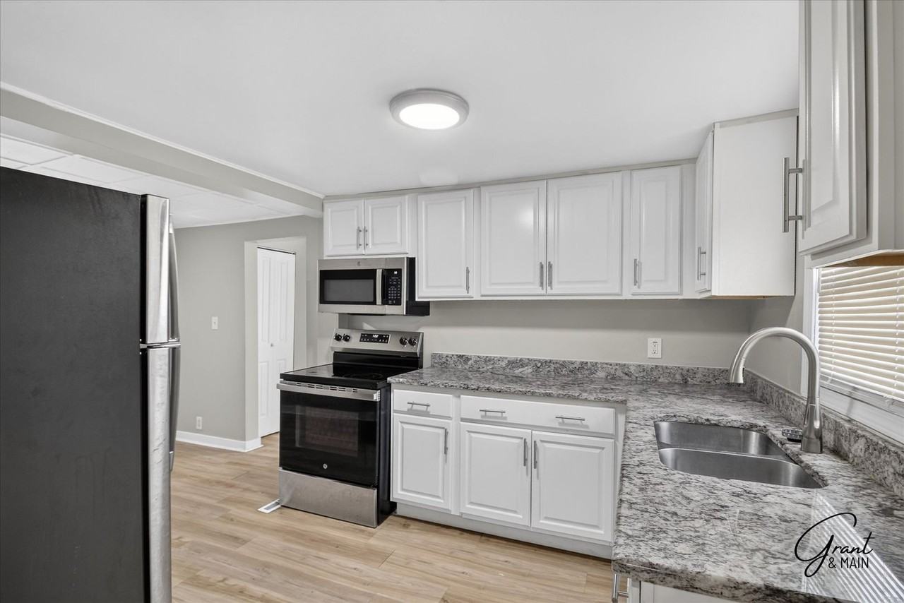 14340 Hendricks Ave - Photo 6 of 19