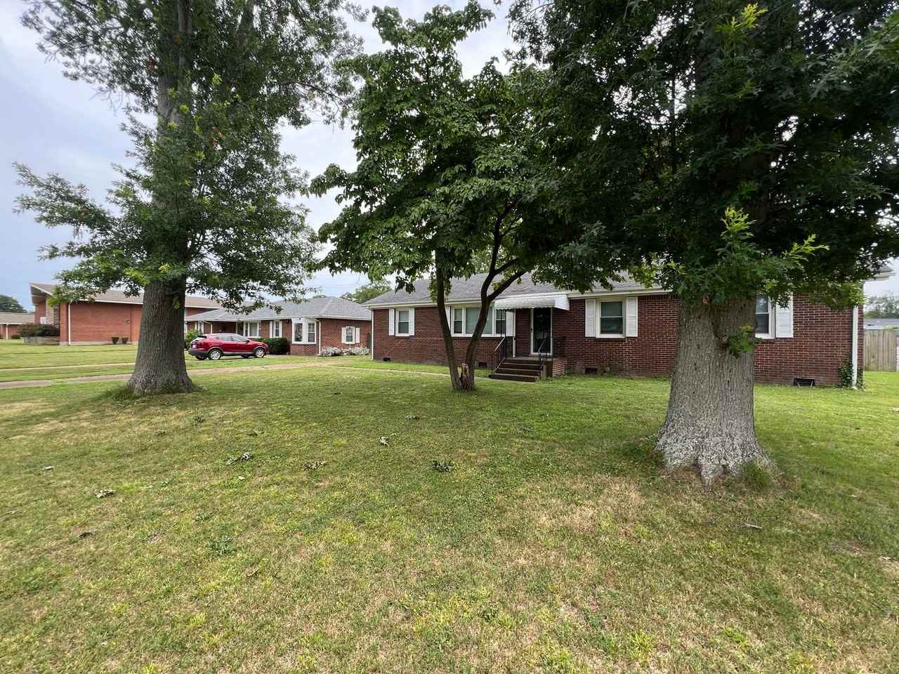 2725 Greendale Ave - Photo 2 of 33