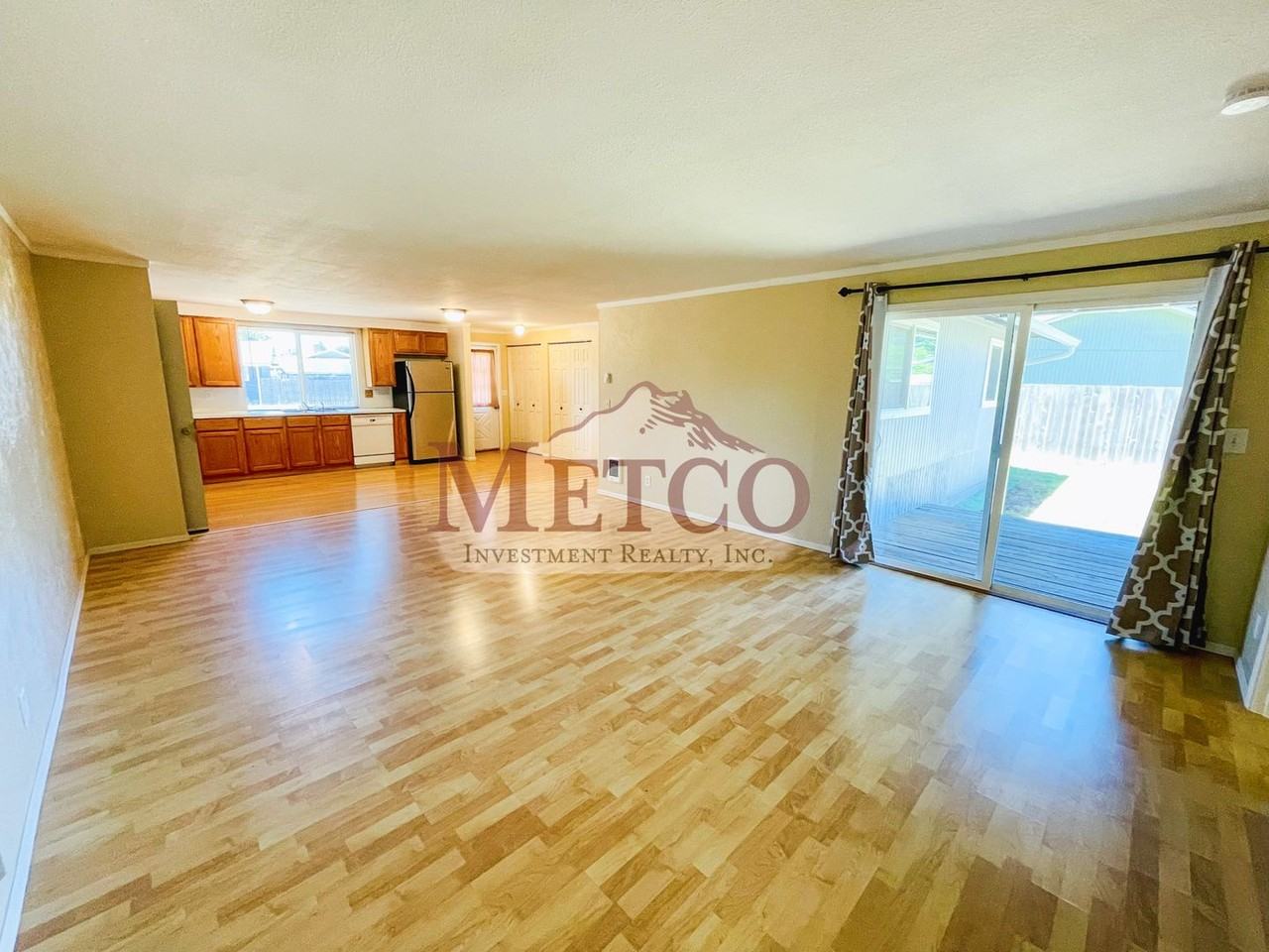 1049 56th Pl - Photo 3 of 18