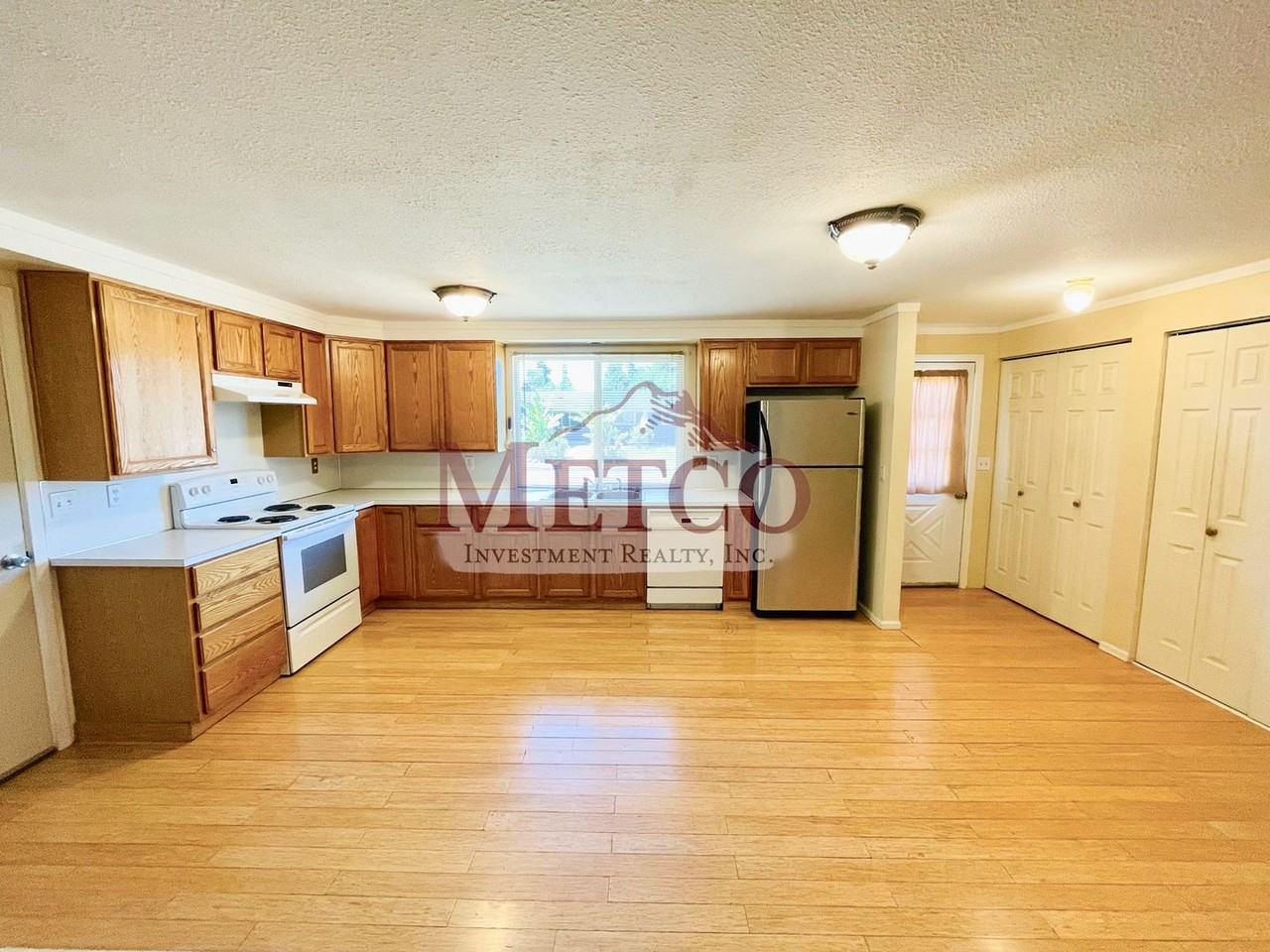 1049 56th Pl - Photo 4 of 18