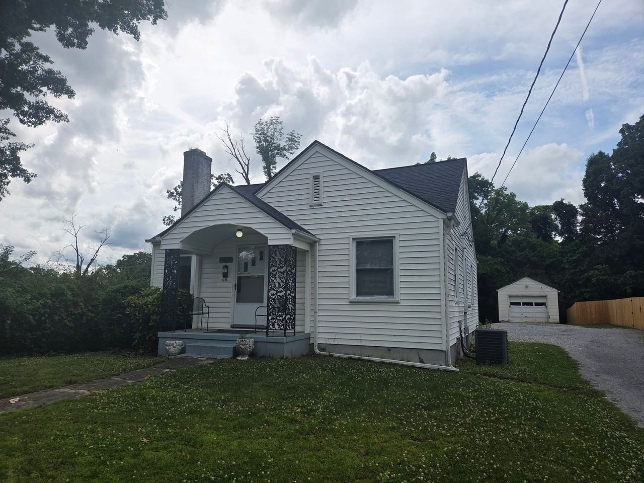 3232 Ashley St - Photo 2 of 13