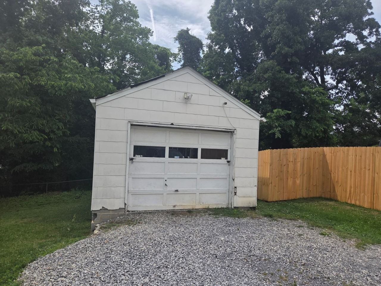 3232 Ashley St - Photo 4 of 13